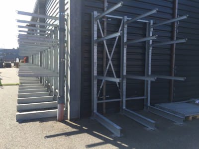 Konsollhyller, levering, montering